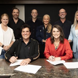 Big Machine Records Signs Mae Estes